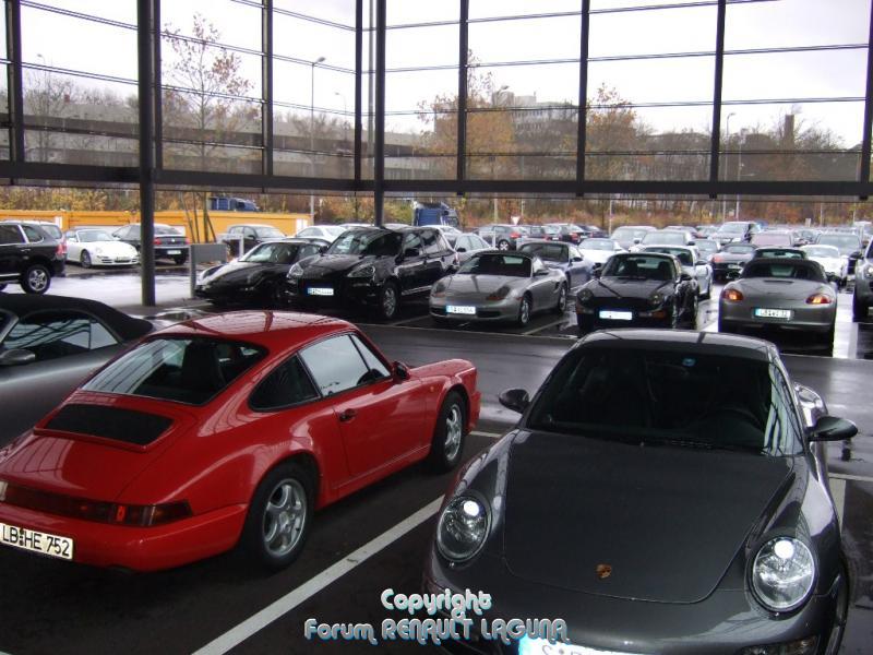 Parking incroyable aux abords des ateliers de maintenance